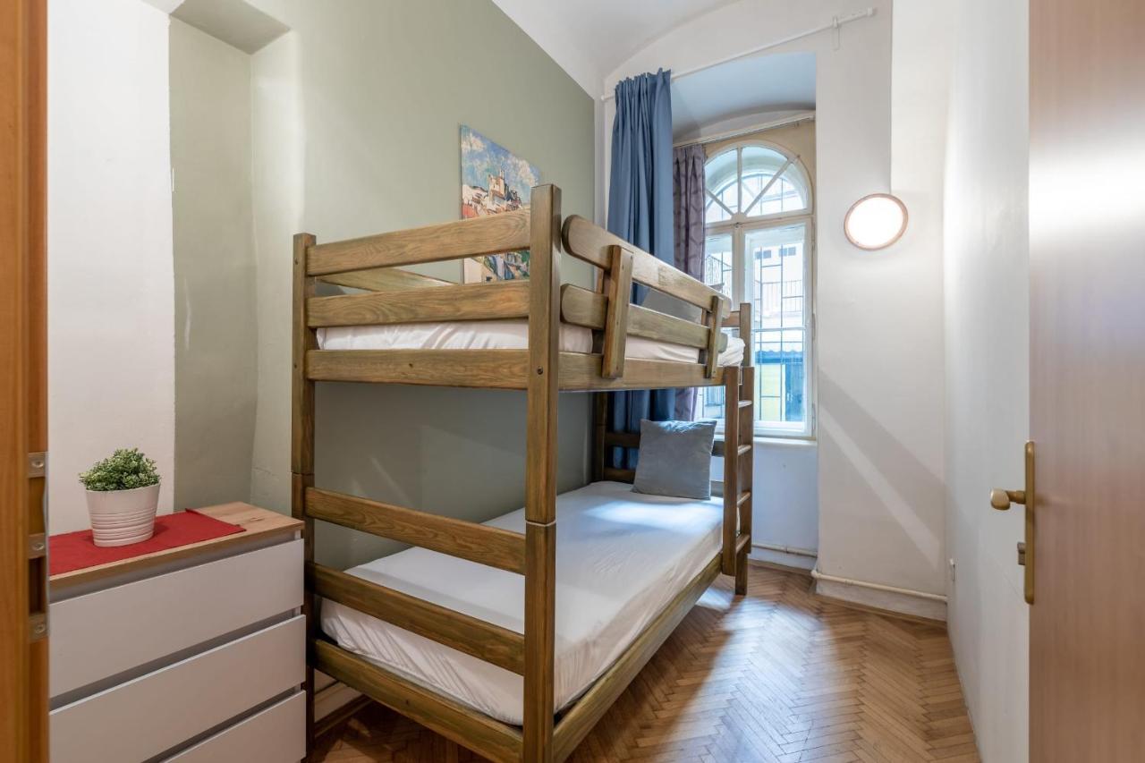 Spacious 3 Bedroom Apartment In The Heart Of 프라하 외부 사진