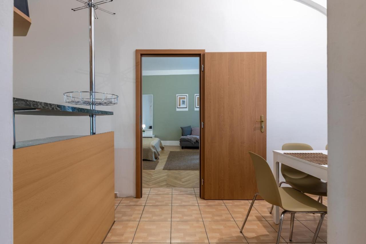 Spacious 3 Bedroom Apartment In The Heart Of 프라하 외부 사진