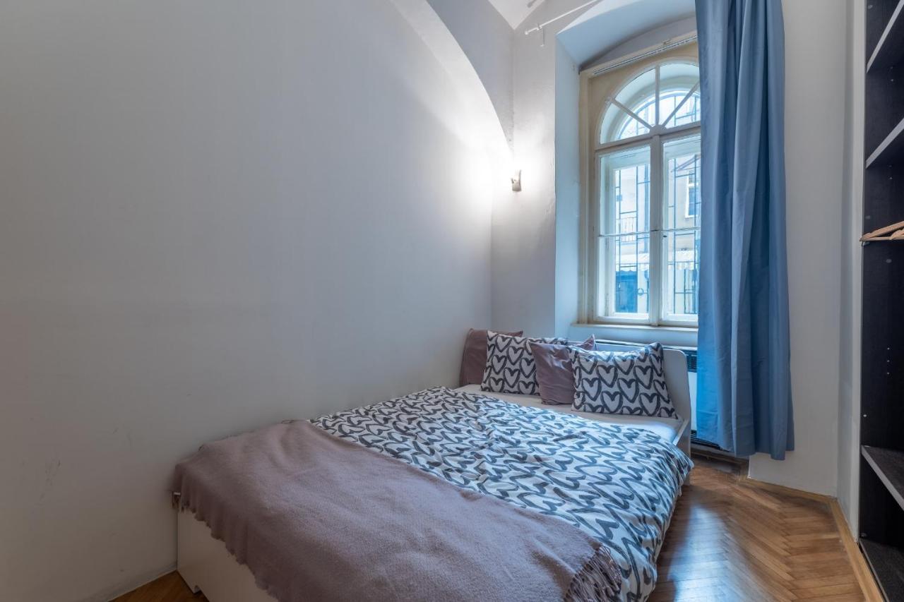 Spacious 3 Bedroom Apartment In The Heart Of 프라하 외부 사진
