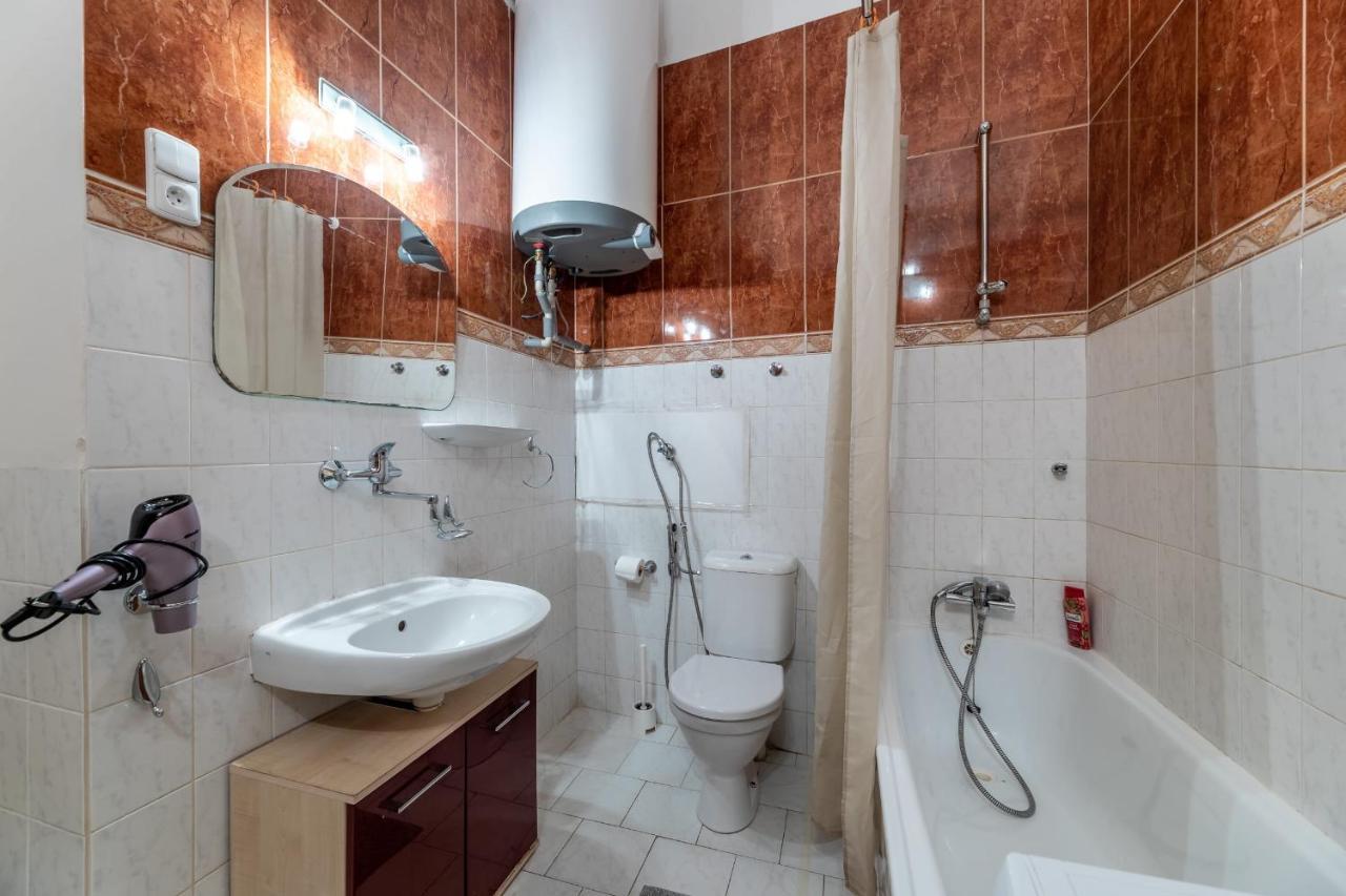 Spacious 3 Bedroom Apartment In The Heart Of 프라하 외부 사진